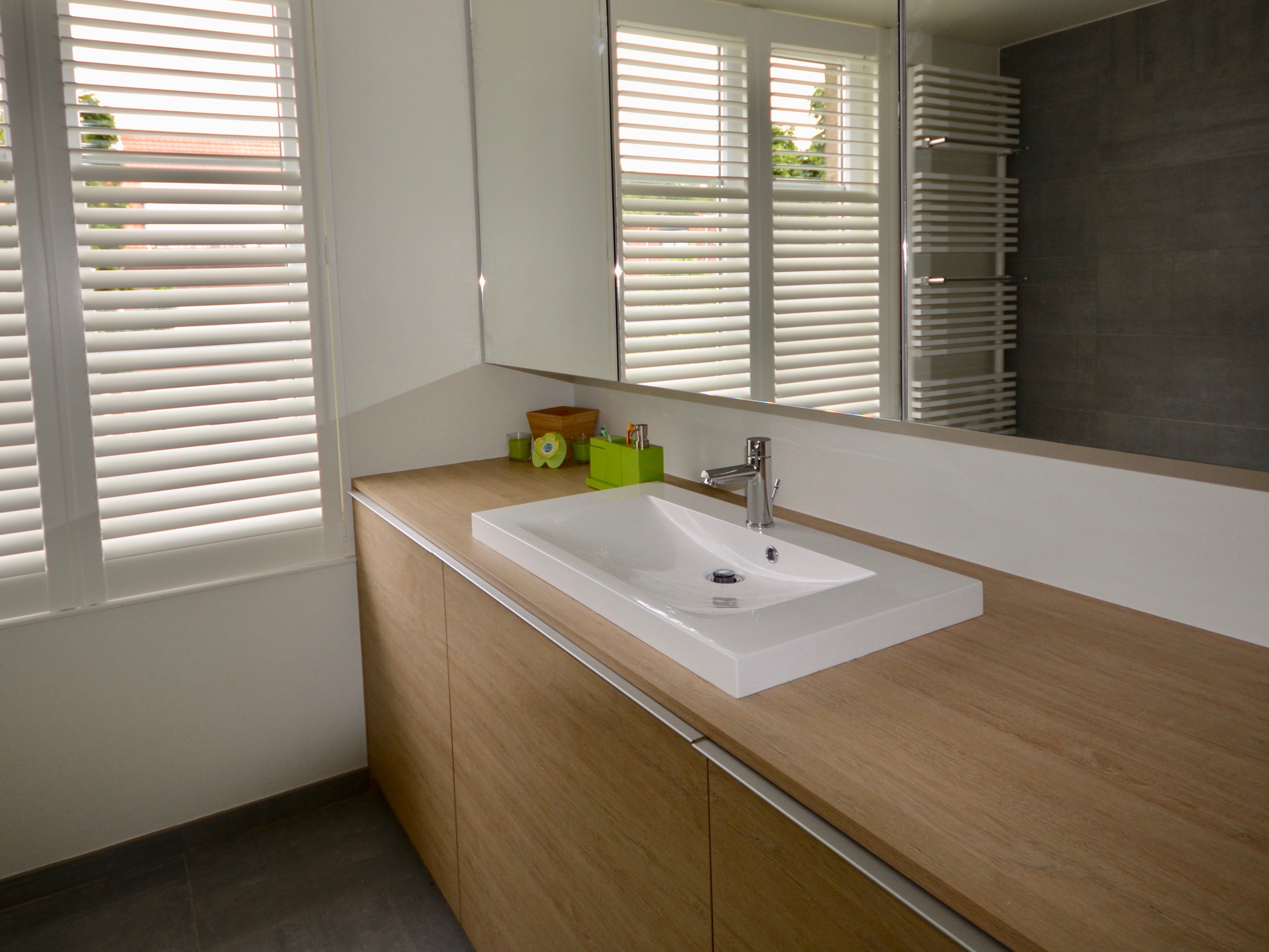 Badkamer - Hout/Hi-Macs - In 2 Design Badkamer - Hout/Hi-Macs - In 2 Design